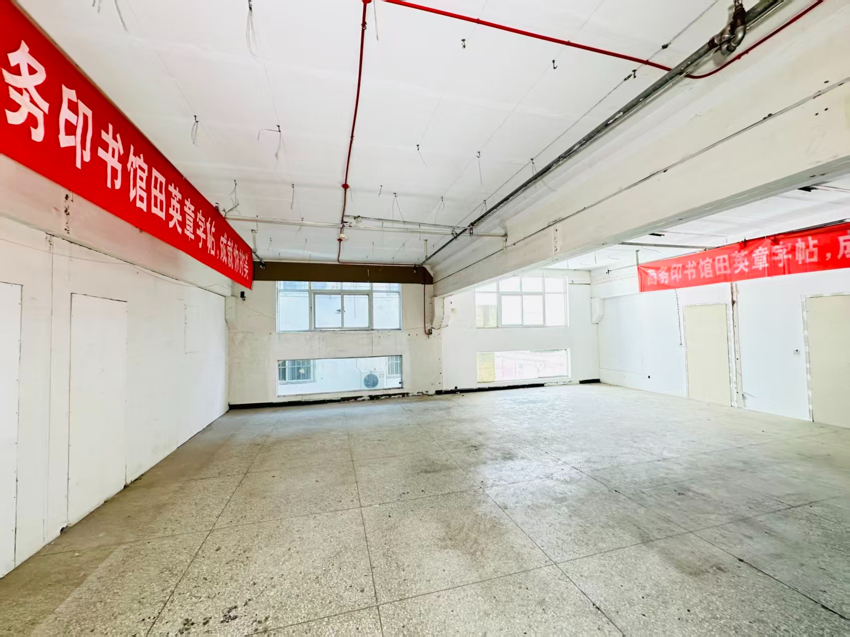 古城快速路建议再强化“人工智能算力中心、AI应用孵化、数字经济示范园”等产业概念，会更符合产业园招商语言
